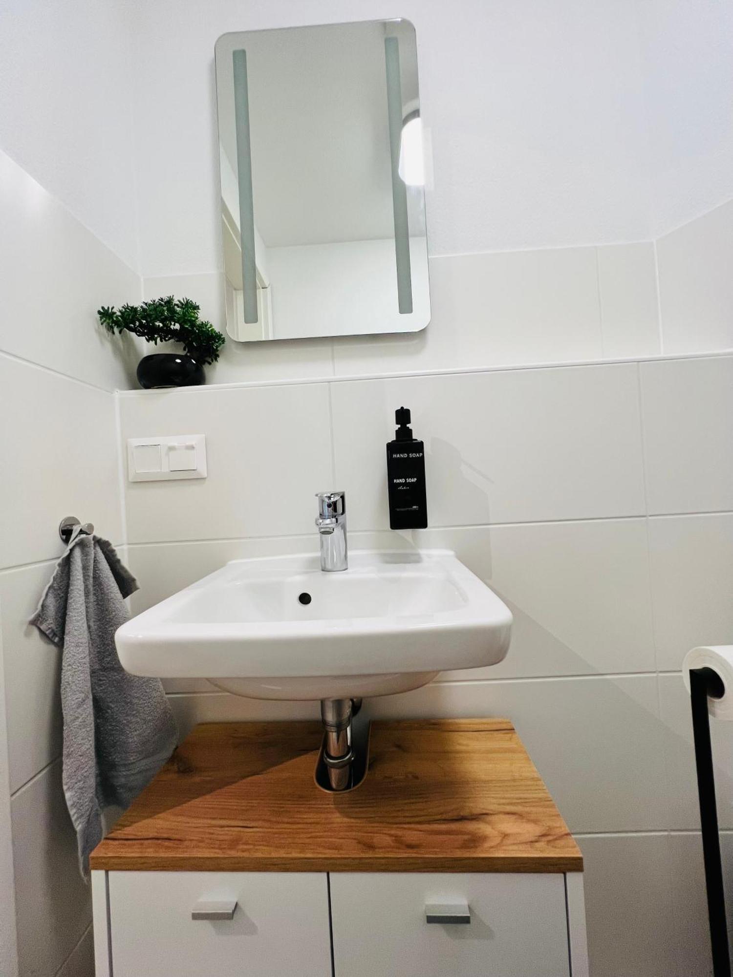 Moderne Wohnung Naehe Hbf-Lift-Tiefgarage-Contactless Check-In ฮันโนเวอร์ ภายนอก รูปภาพ